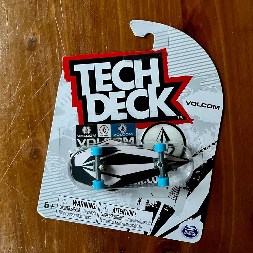 ULTRA RARE VOLCOM x Tech Deck Mini Fingerboard